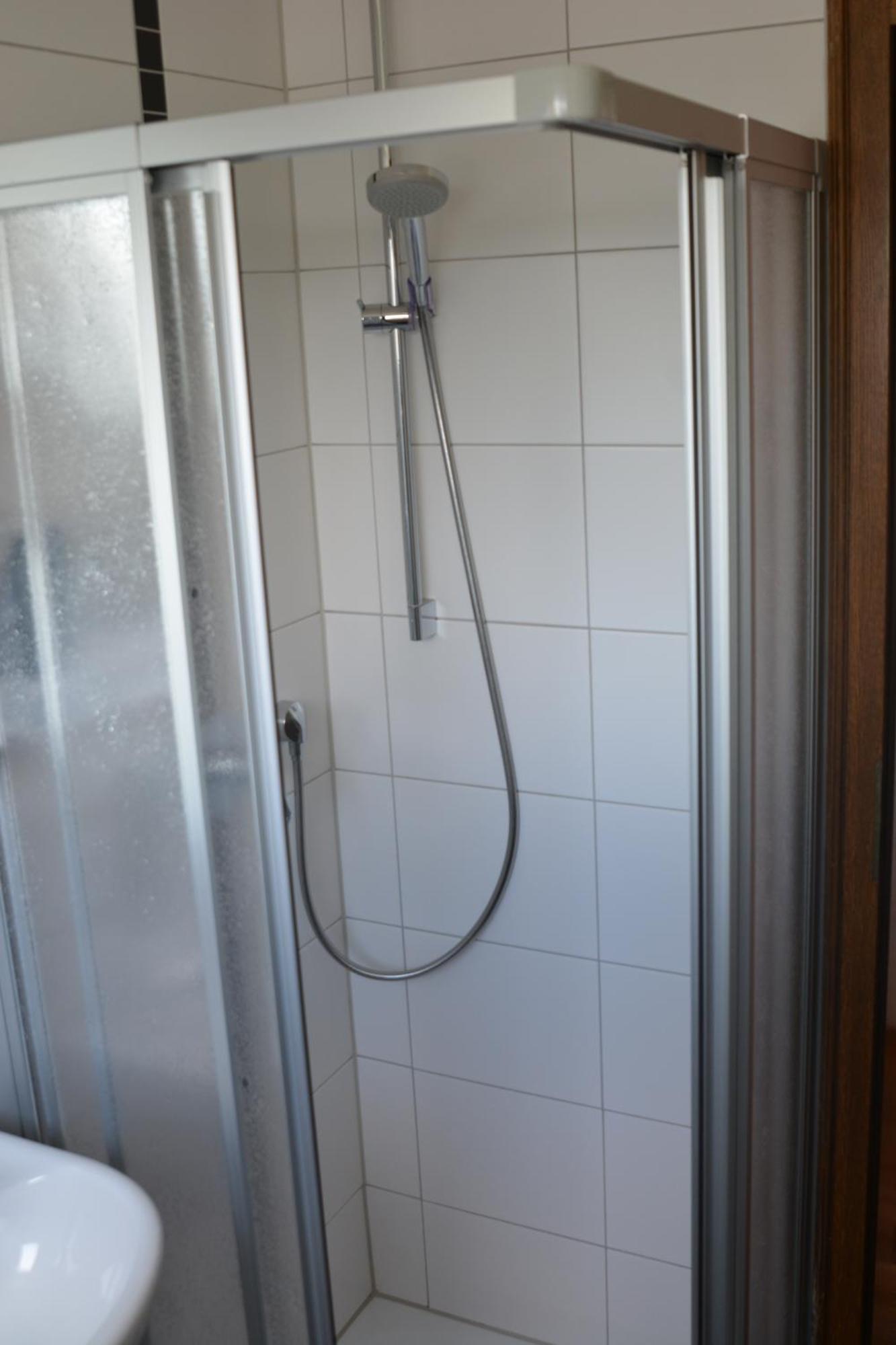 Hotel-Gasthof Zur Rose Weißenhorn الغرفة الصورة