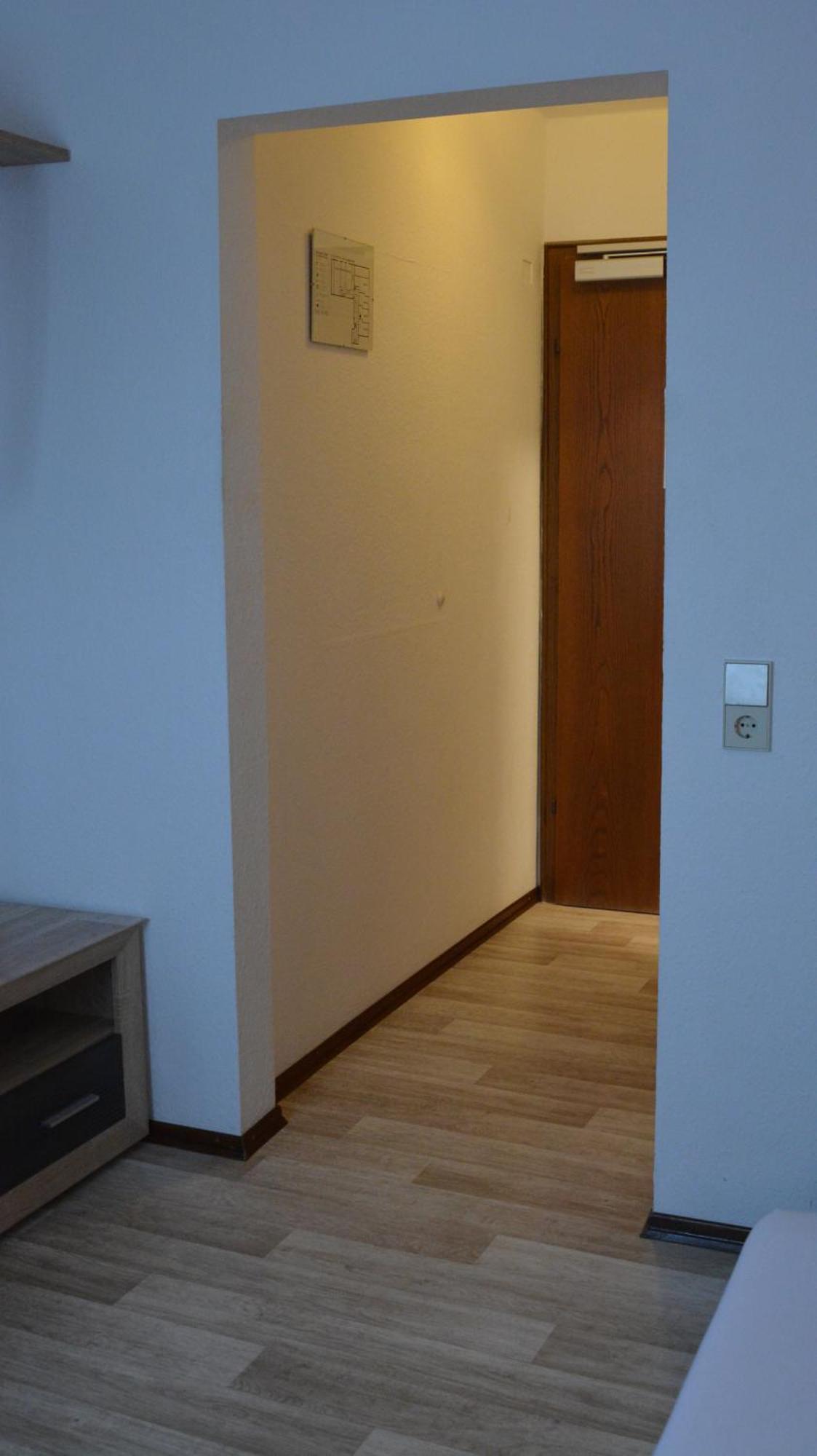 Hotel-Gasthof Zur Rose Weißenhorn الغرفة الصورة