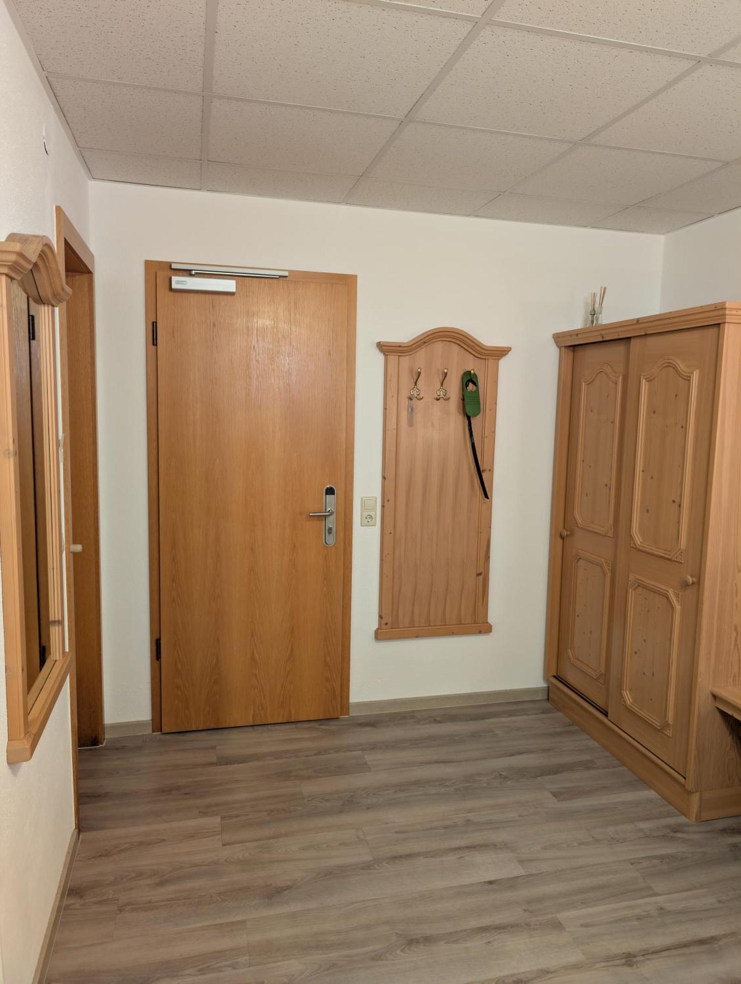 Hotel-Gasthof Zur Rose Weißenhorn الغرفة الصورة