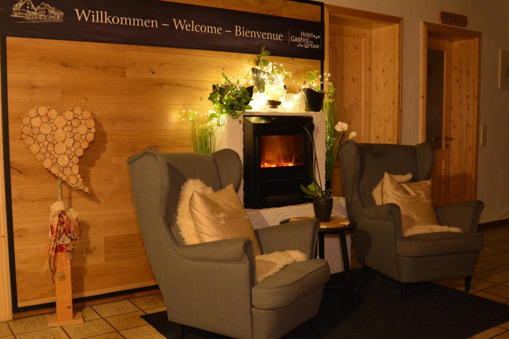 Hotel-Gasthof Zur Rose Weißenhorn المظهر الخارجي الصورة