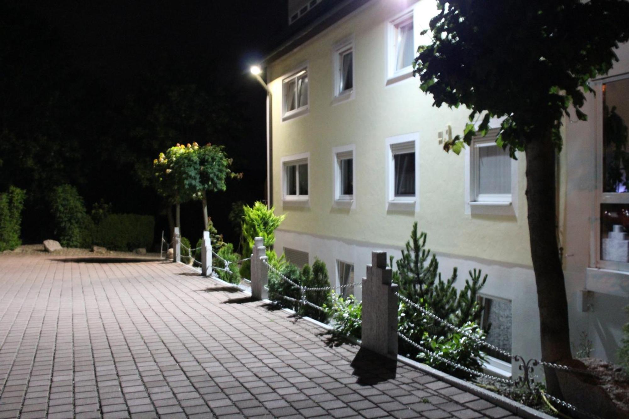 Hotel-Gasthof Zur Rose Weißenhorn المظهر الخارجي الصورة